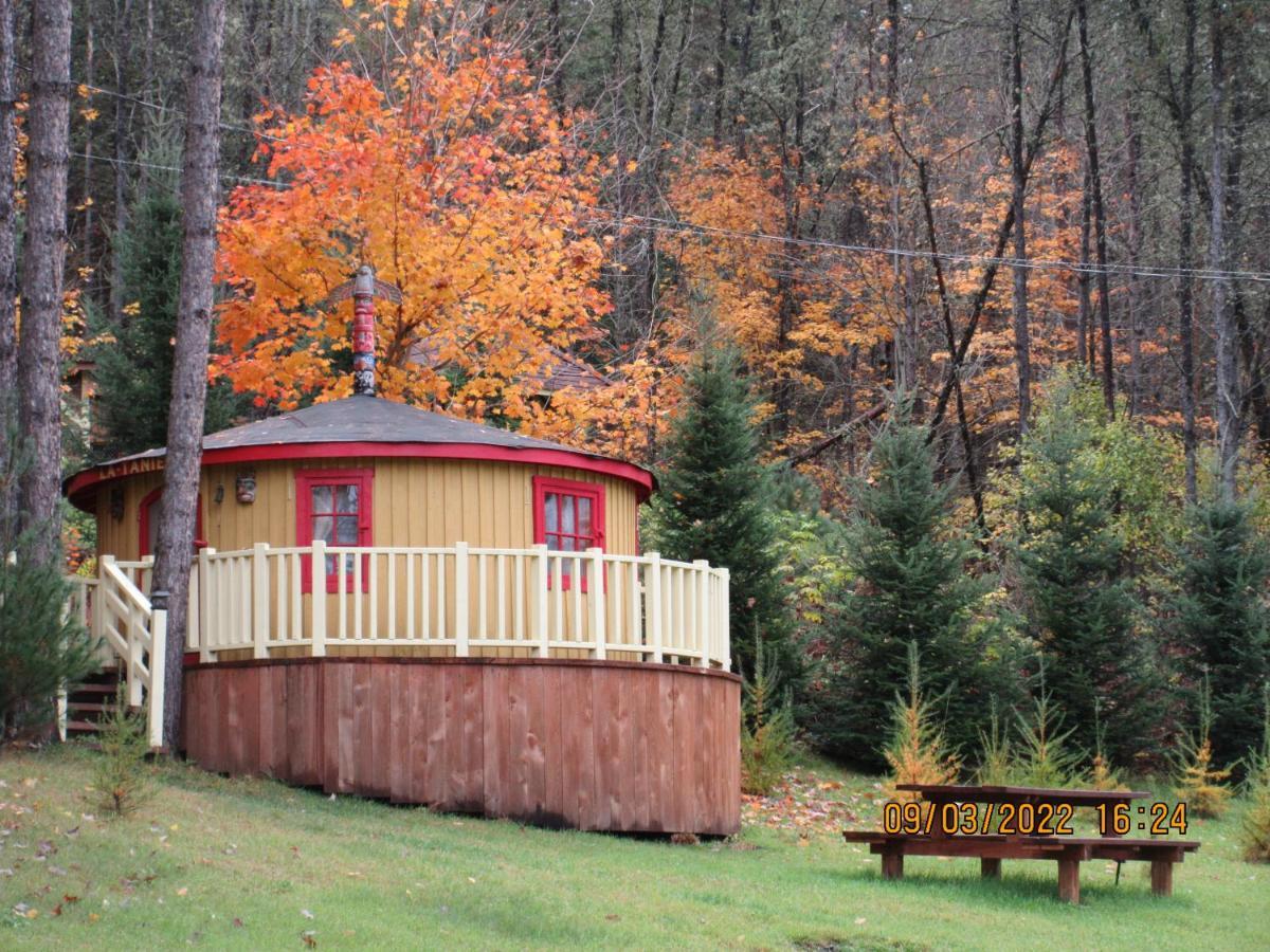 La Maison Sous Les Arbres Saint Roch de Mekinac Kültér fotó